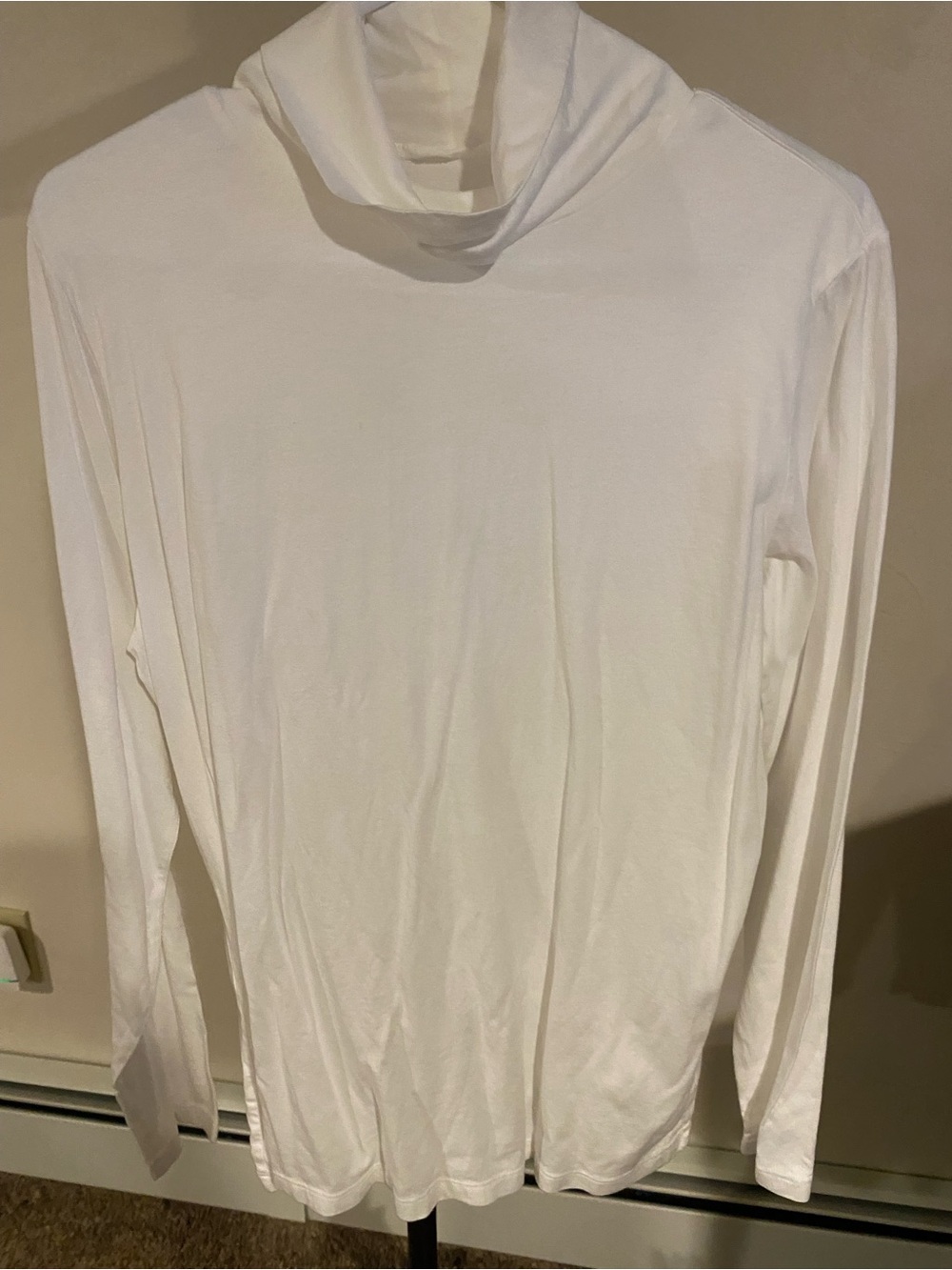 STYLUS White Long-Sleeve Turtleneck Top